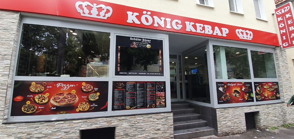 König Kebap Ladenfront mit rotem Schild und Kronen in der Grabenstraße 50, Göppingen